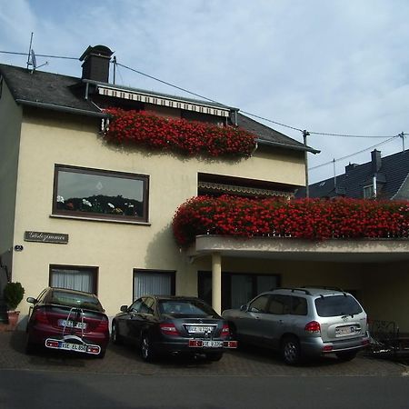 Hotel Gästehaus Resi Zeltingen-Rachtig Exterior foto